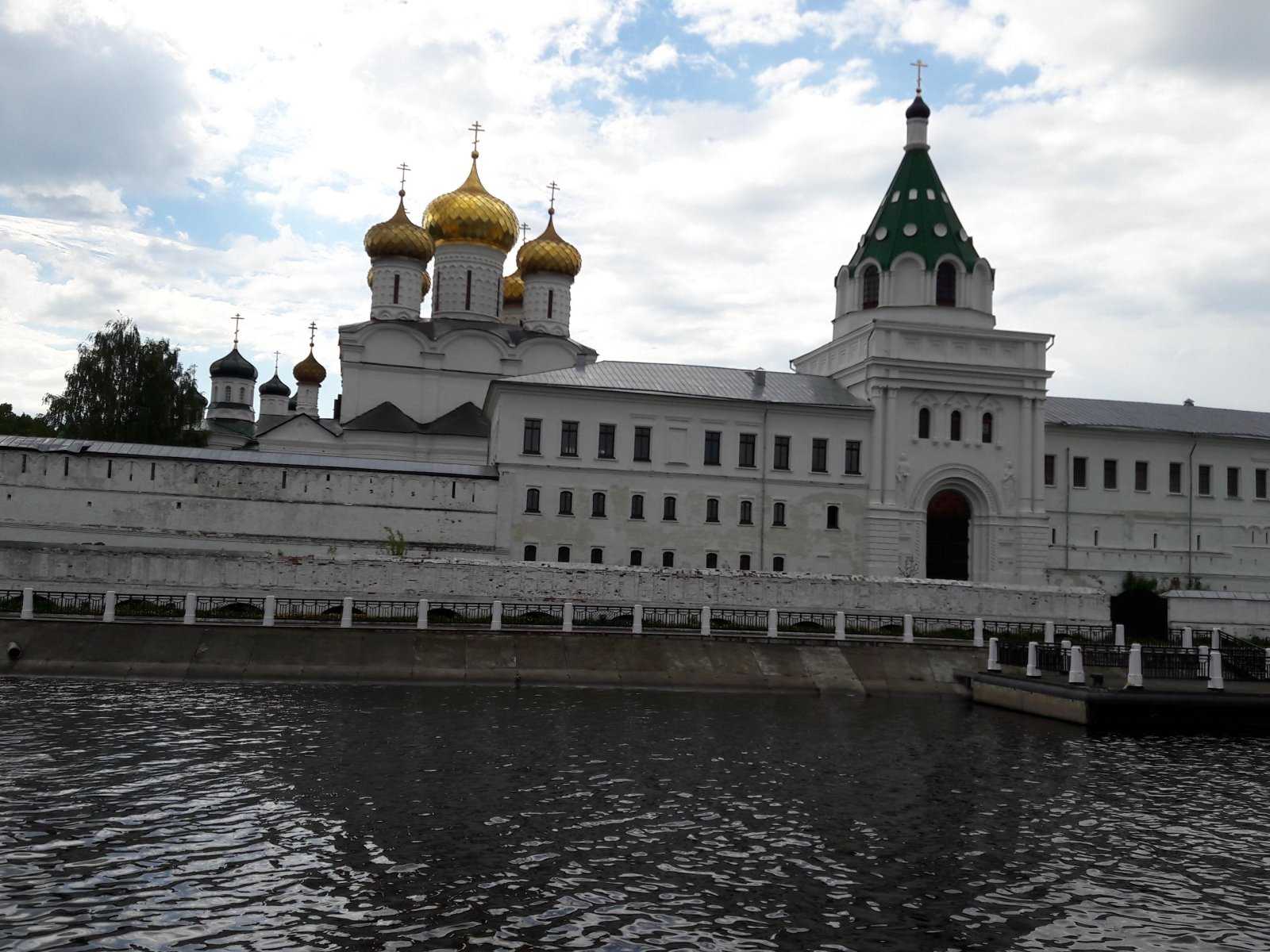 Свято-Троицкий Ипатьевский мужской монастырь фото 1